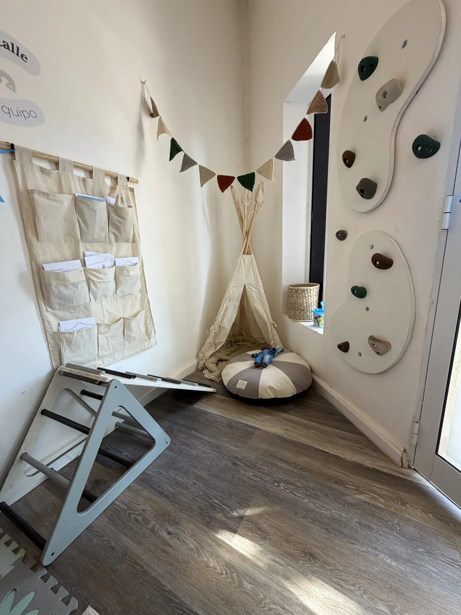Rincón de juego y exploración de AMERI